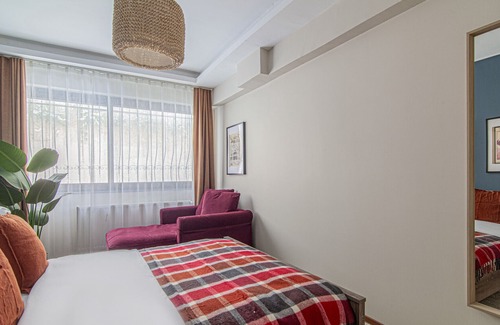 Gayrettepe Apartamento | Charming Flat with Backyard Close to Zorlu Center