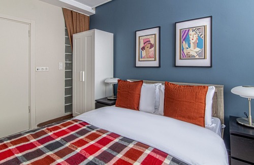 Gayrettepe Apartamento | Charming Flat with Backyard Close to Zorlu Center