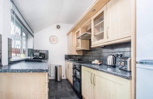 Goole Casa | Charming Four-Bedroom House in Sicily