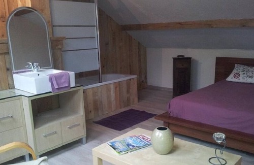 Brison-Saint-Innocent Casa | CHARMING HOUSE 250 METERS FROM THE LAKE .....