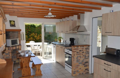 Les Moitiers-d'Allonne Cabaña | Casa amplia con jardín, juegos, cerca de la playa y equipada con todas las comodidades.
