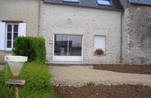 Oinville-Saint-Liphard Cabaña | Casa rural confortable cerca de París con terraza y fácil acceso a A10. Ideal para 4 personas.