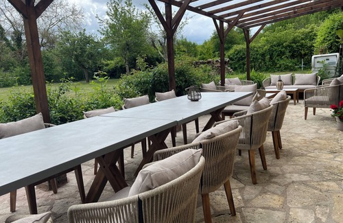 Rogny-les-Sept-Ecluses Casa | Charming gîte, benefiting from absolute calm and generous natural surroundings.