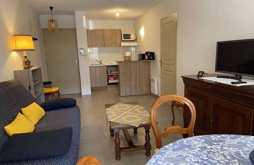 La Bouverie Apartamento | Apartamento con Piscina y Terraza en Pinède, 4 Plazas, a 20 Min de las Playas del Var
