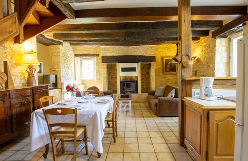 Saint-Aubin-de-Nabirat Cabaña | Casa rural con jardín, terraza y wifi cerca de Sarlat. Ideal para familias y amantes de la naturaleza.