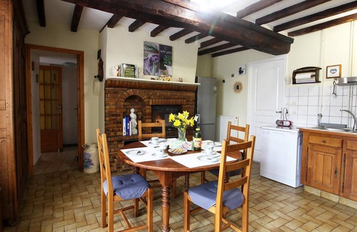 Saint-Bomer-les-Forges Cabaña | Casa rural con jardín, chimenea y wifi en plena naturaleza