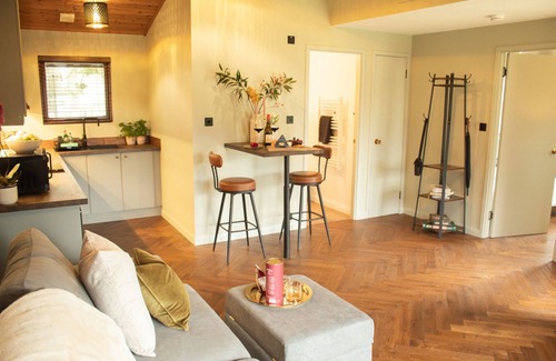 Kincraig Cabaña | Charming Fraser Cottage Getaway in Insh, Couples Getaway near Aviemore.