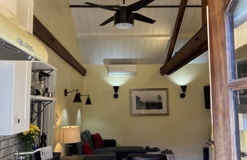 Northwest Carmel Apartamento | Nuevo 2 BR 2 BA Unidad 1 cuadra de Ocean Ave
