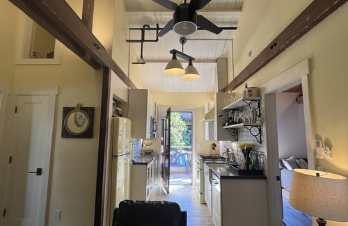 Northwest Carmel Apartamento | Nuevo 2 BR 2 BA Unidad 1 cuadra de Ocean Ave