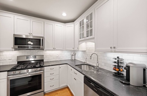 Groton Condominio | Charming Fully Furnished 2-bedroom condo in Downtown Groton