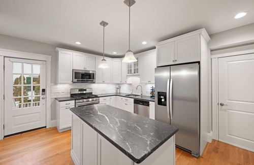 Groton Condominio | Charming Fully Furnished 2-bedroom condo in Downtown Groton