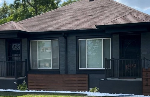 Indianapolis Casa | Charming fully renovated 2bdrm/2 bth + Bonus/Flex room townhome near Irvington