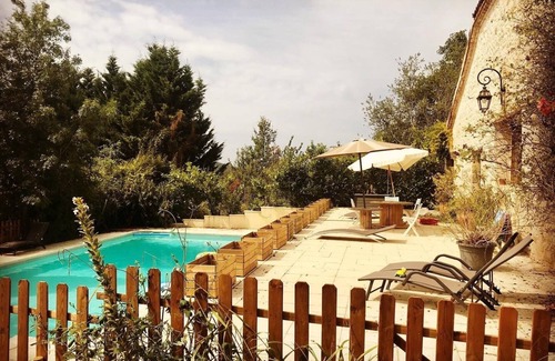 Lusignan-Petit Cabaña | Charming gîte in a green setting