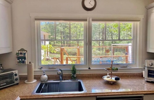 Nevada City Cabaña | Charming garden cottage near downtown Nevada City