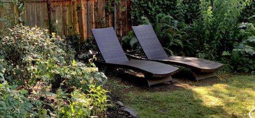 Whiteaker Casa | Charming Garden Cottage