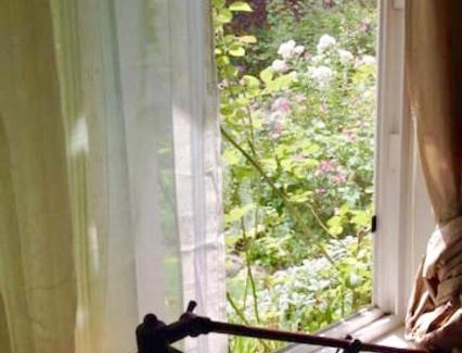Whiteaker Casa | Charming Garden Cottage