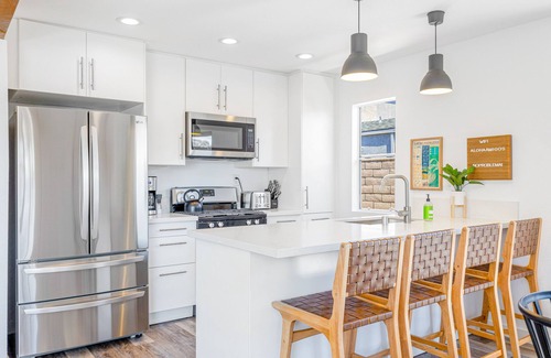 San Clemente Condominio | Charming gem near the beach with large backyard, cornhole, fast WiFi & grill