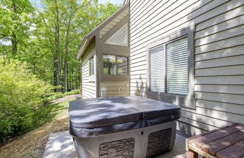 Jefferson Township Casa | Charming Getaway 4BR 3Bath Hot Tub