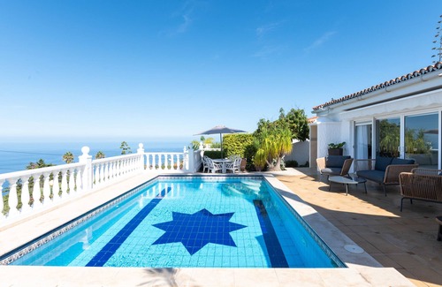 Puntillo del Sol Chalet De Esquí | Charming Getaway in El Sauzal: Enjoy Comfort, Nature, and a Private Pool