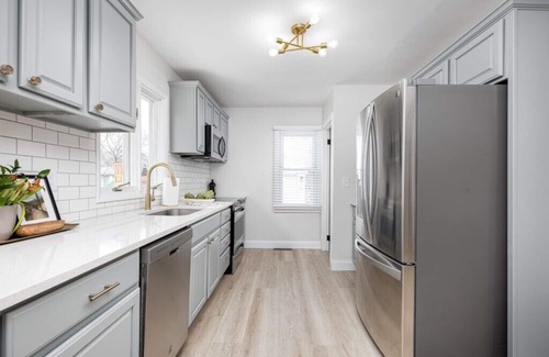 Plymouth Casa | Charming Getaway in Plymouth with a Hot Tub!
