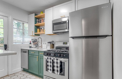 Dilworth Casa | Charming Getaway, Minutes to Everything!