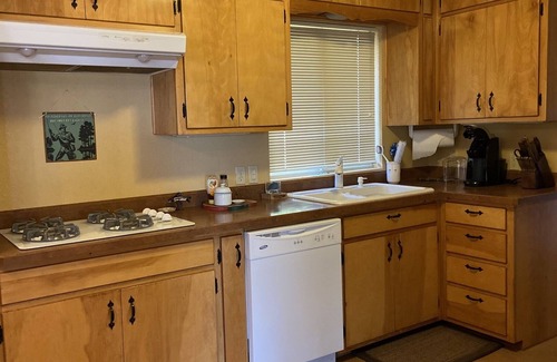 Ennis Casa | Charming Getaway on the Banks of the Madison River
