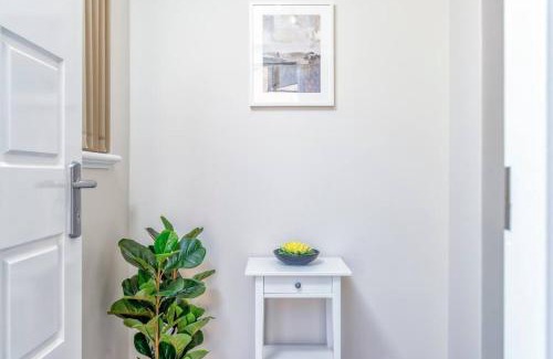 East Victoria Park Casa | Charming Getaway Steps from Attractions & Amenities