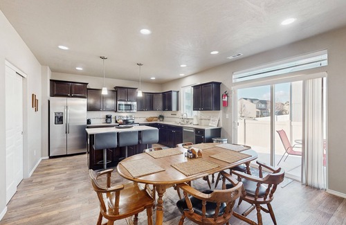 Walla Walla Casa | Charming Getaway Retreat Near College Place with gas fireplace