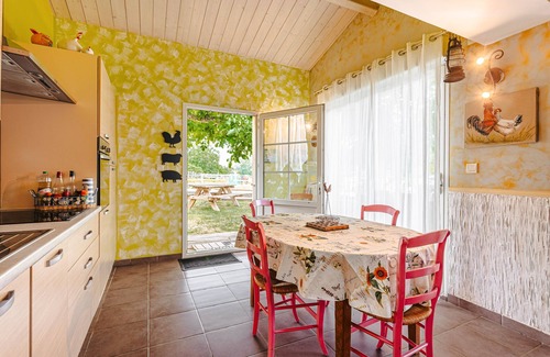Landrais Casa | Encantador Gîte Egaux De Chambon con piscina compartida, Wi-Fi y aire acondicionado