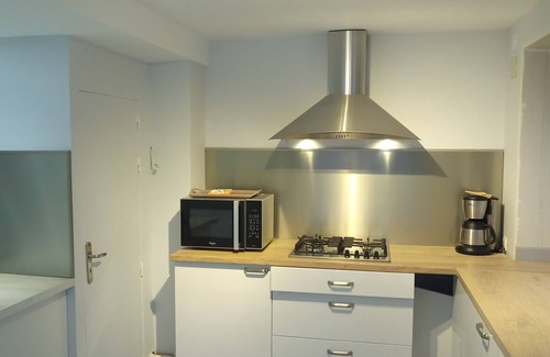 Castelnau-le-Lez Apartamento | Charming gîte with large swimming pool, surrounded by vineyards, close to beaches.