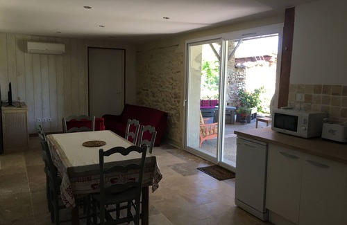 Lafitte-sur-Lot Casa | Charming gîte on the banks of the Lot for fishermen or nature lovers
