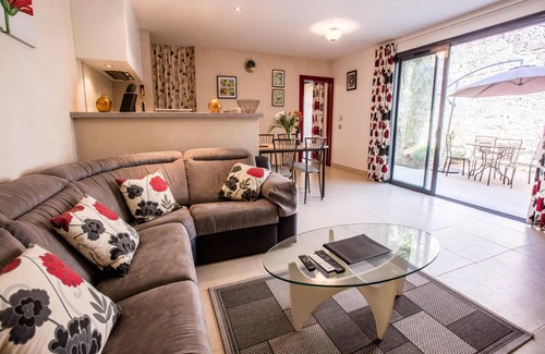 Saint Maurin Casa | Charming gîte with pool and park garden