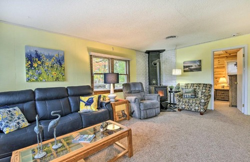 Gladwin Casa | Charming Gladwin Family Cottage - Indian Lake