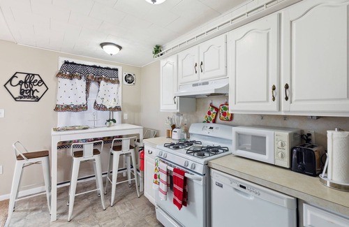 Primos Secane Casa | Charming Glenolden House Near Airport & Philadelphia Eagles Stadium