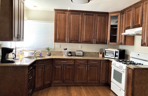 Granada Hills South Casa | Charming Granada Hills Home in Great Neighborhood