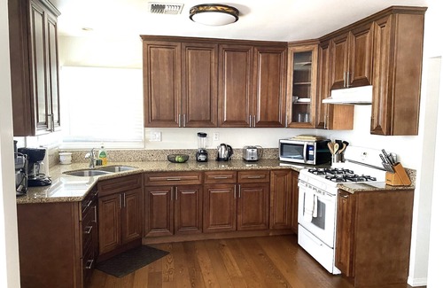 Granada Hills South Casa | Charming Granada Hills Home in Great Neighborhood