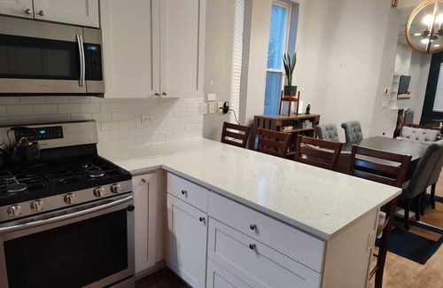 Bronzeville Casa | Charming grand 3-bedroom house in historic Bronzeville, Chicago.