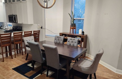 Bronzeville Casa | Charming grand 3-bedroom house in historic Bronzeville, Chicago.