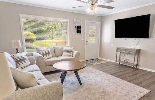 Grand Bay Casa | Charming Grand Bay Cottage