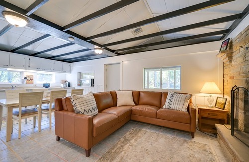 Great Cacapon Cabina | Charming Great Cacapon Cabin w/ Screened-In Porch!