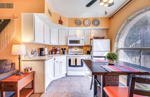 Green Valley Casa | Charming Green Valley Townhome w/ Community Pool!