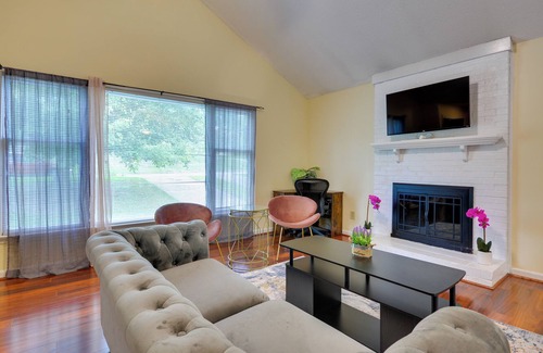 Greensboro Casa | Charming Greensboro Retreat w/ Cozy Fireplace!