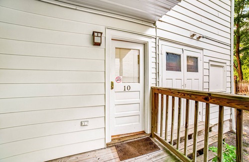 Hammondsport Apartamento | Charming, Ground-Floor Getaway w/ a Kitchenette, Free WiFi, & a Furnished Deck