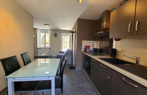 Epinal Apartamento | Acogedor apartamento renovado en el centro de Épinal con terraza privada y todas las comodidades