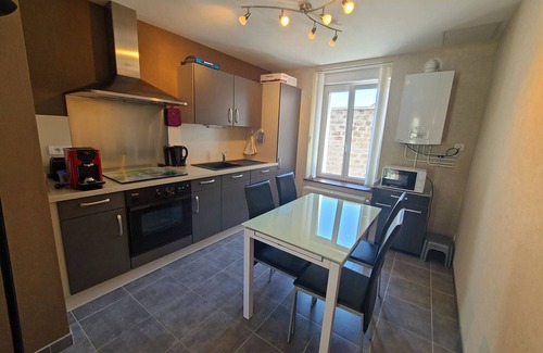 Epinal Apartamento | Acogedor apartamento renovado en el centro de Épinal con terraza privada y todas las comodidades
