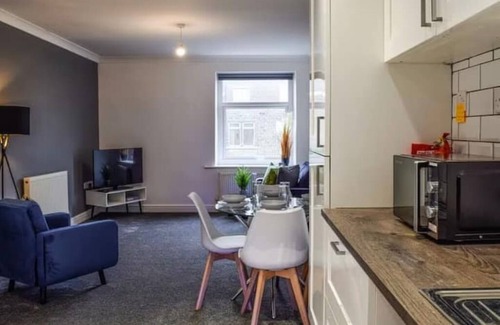Honley Apartamento | Charming Ground-Floor Flat