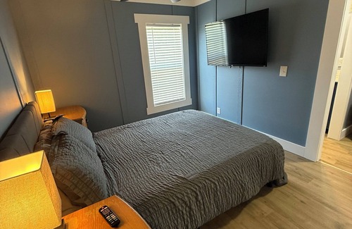 Iona Casa | Charming Guest Bedroom in 2br 2bath Home in Fort Myers 5mins from FMB