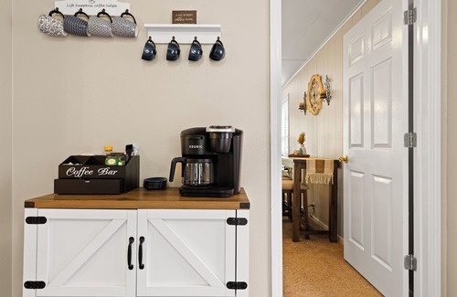 Marshall Cabaña | Charming Guest House – 1BR + Sleeping Nook, Full Kitchen, Gazebo, & Boat Parking