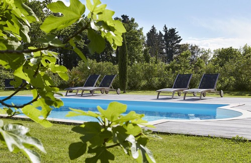 Sarrians Casa | casa de huéspedes situada en el campo con un gran jardín y una gran piscina