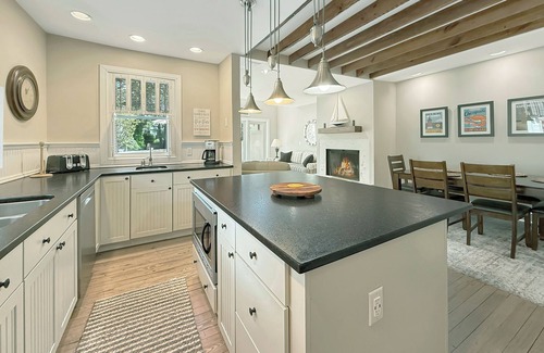 Lewes Casa | Charming Guesthouse In The Center of Historic Downtown Lewes